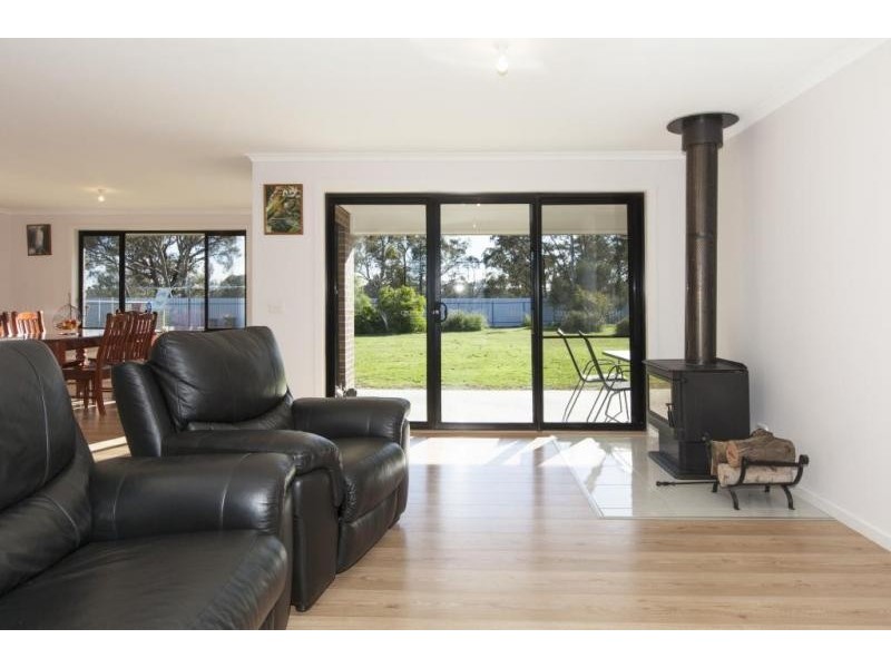 Cnr Nott Road & Pyrenees Hwy, Ararat VIC 3377