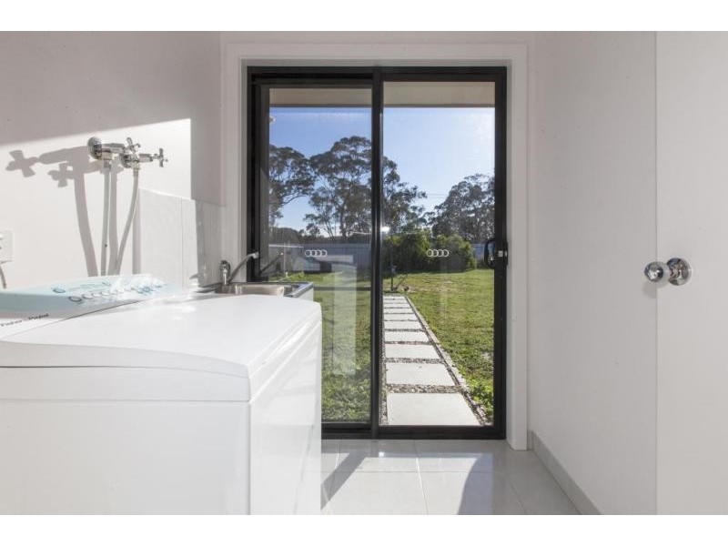 Cnr Nott Road & Pyrenees Hwy, Ararat VIC 3377