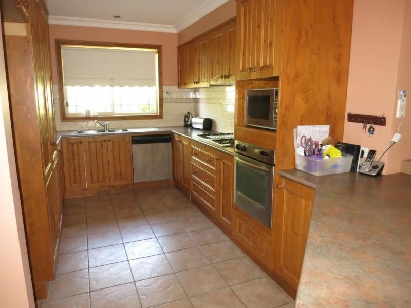 13 Vanstan Street, Ararat VIC 3377