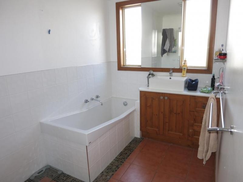 13 Vanstan Street, Ararat VIC 3377