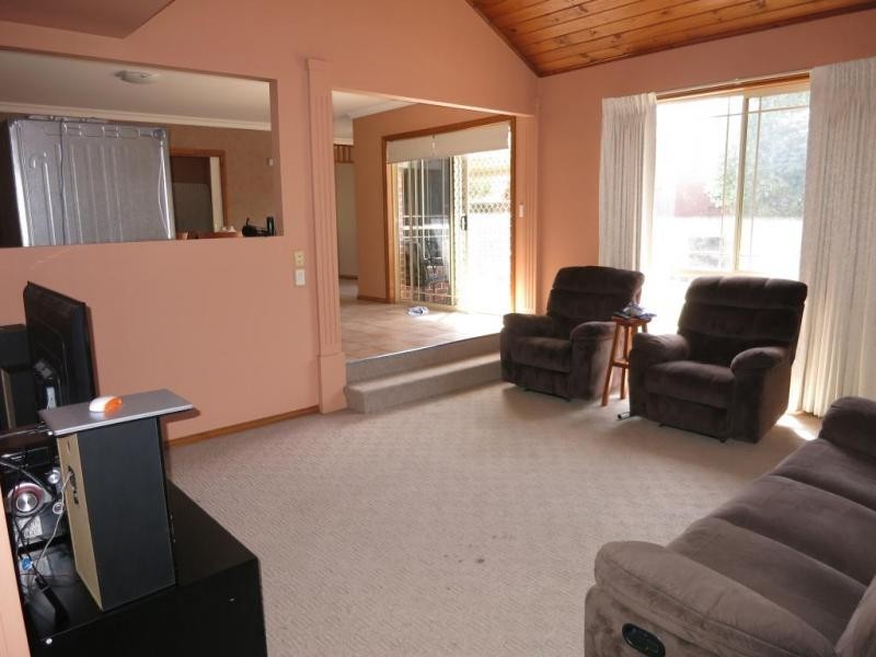 13 Vanstan Street, Ararat VIC 3377