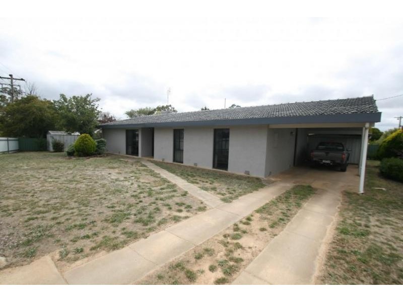 23 Port Fairy Road, Ararat VIC 3377