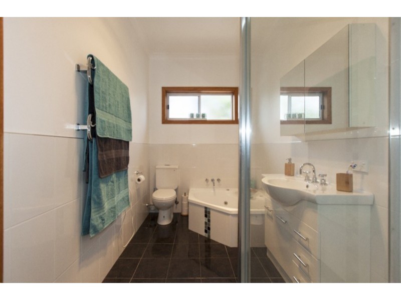 26 McGibbony Street, Ararat VIC 3377