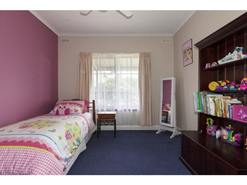 26 McGibbony Street, Ararat VIC 3377