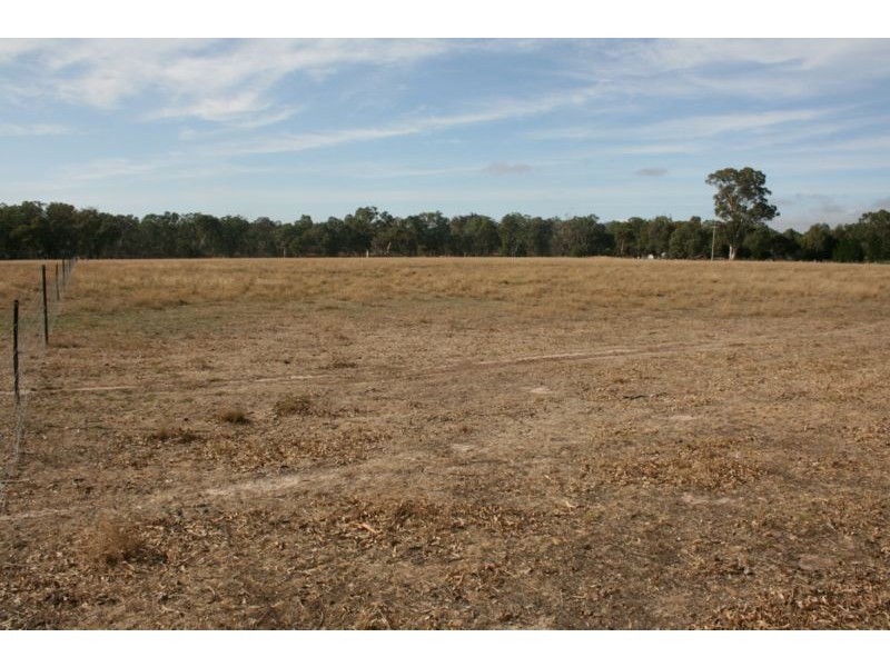 21 & 22 Ethels Court, Amphitheatre VIC 3468