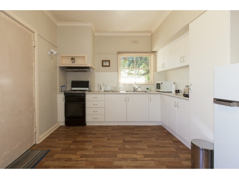 32 Port Fairy Road, Ararat VIC 3377