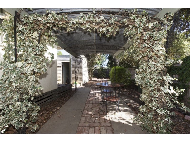 32 Port Fairy Road, Ararat VIC 3377