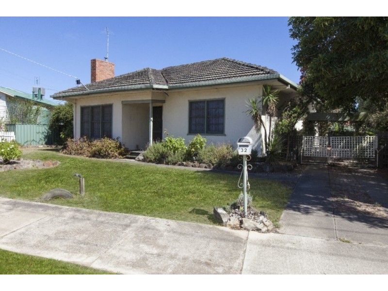 32 Port Fairy Road, Ararat VIC 3377