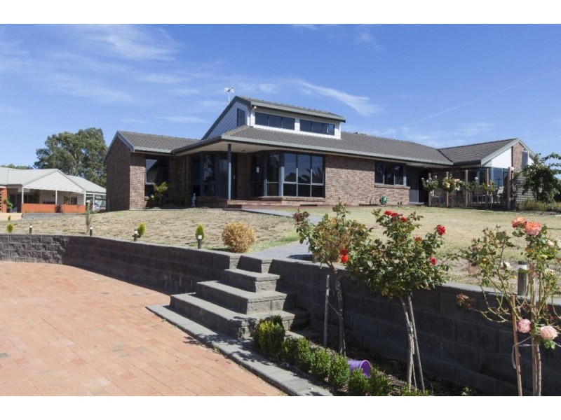 74 Tatyoon Road, Ararat VIC 3377