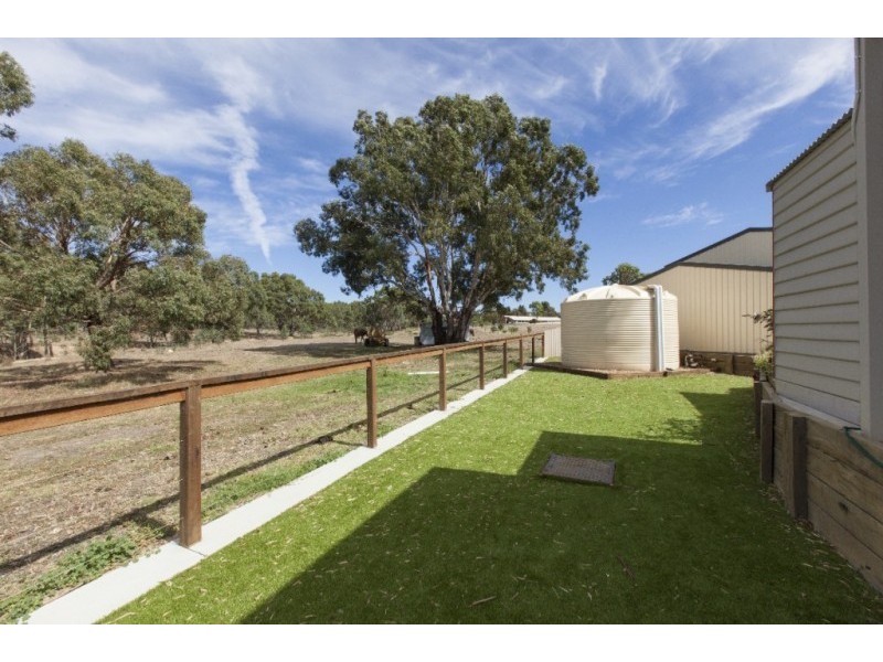 74 Tatyoon Road, Ararat VIC 3377