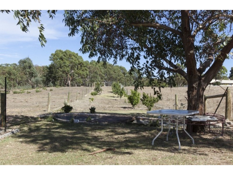 74 Tatyoon Road, Ararat VIC 3377