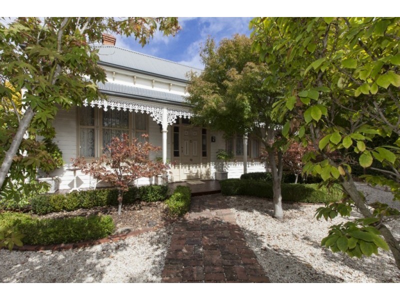 33 Banfield Street, Ararat VIC 3377