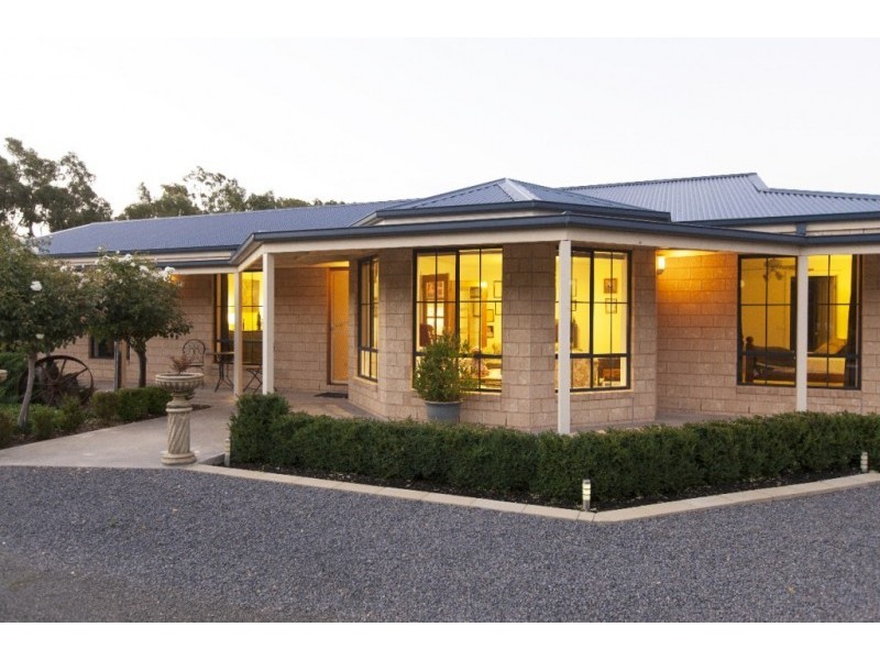 15 Kennel Road, Ararat VIC 3377