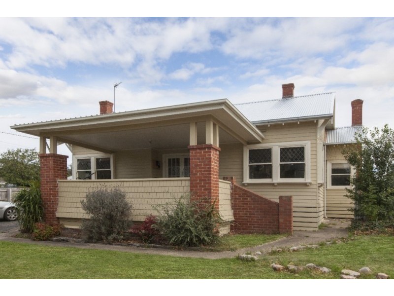 16 Barkly Street West, Ararat VIC 3377