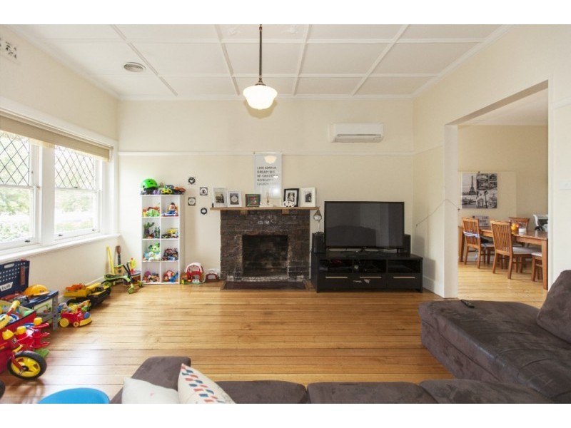 16 Barkly Street West, Ararat VIC 3377