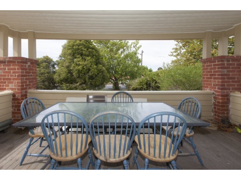 16 Barkly Street West, Ararat VIC 3377