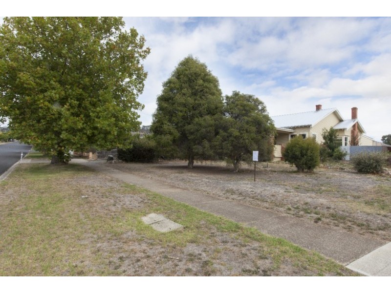 16 Barkly Street West, Ararat VIC 3377