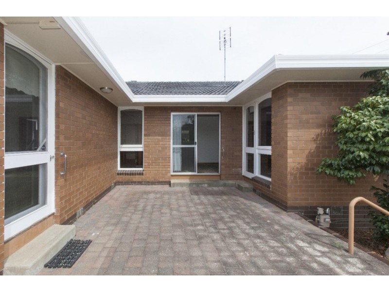 17 High Street West, Ararat VIC 3377