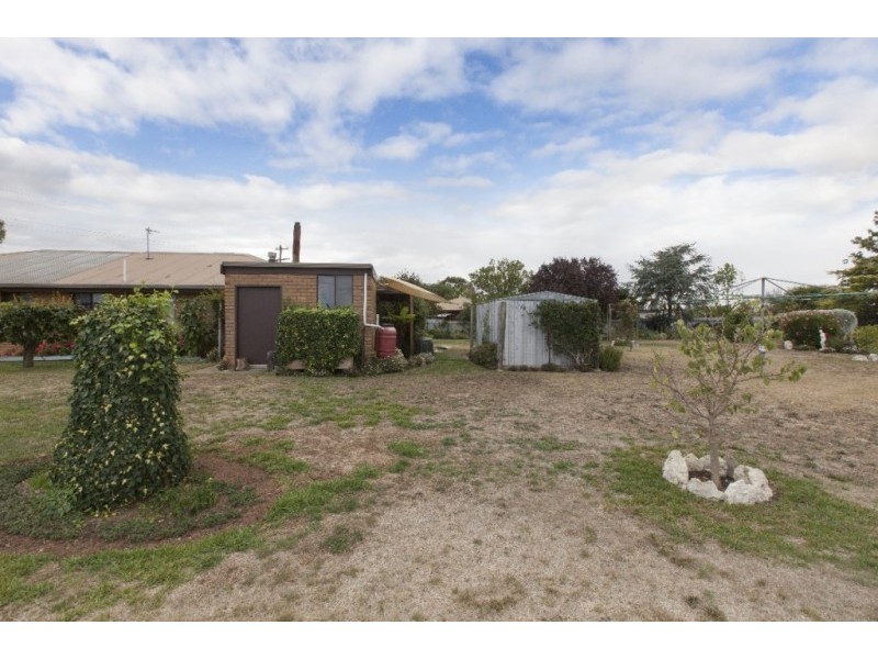 2087 Glenelg Highway, Lake Bolac VIC 3351