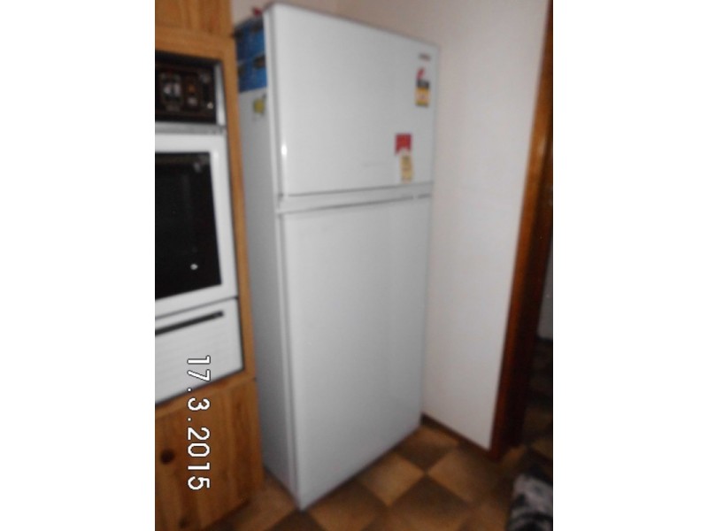 2087 Glenelg Highway, Lake Bolac VIC 3351