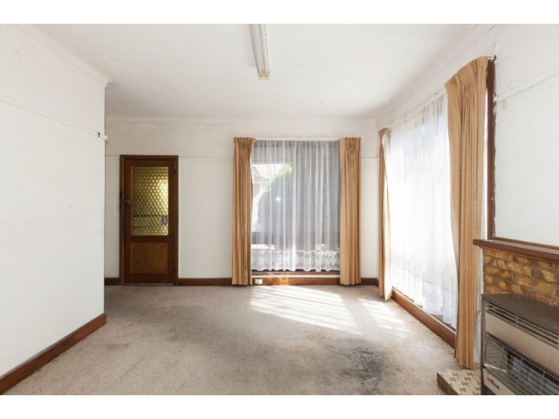 18 Bonnin Avenue, Ararat VIC 3377