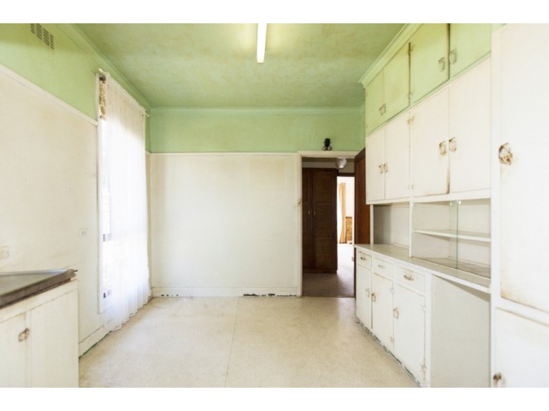 18 Bonnin Avenue, Ararat VIC 3377