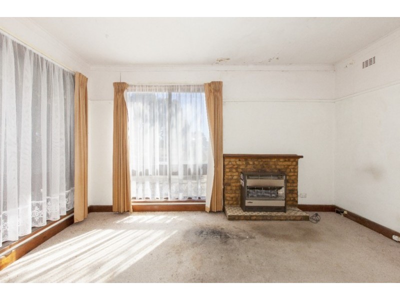 18 Bonnin Avenue, Ararat VIC 3377