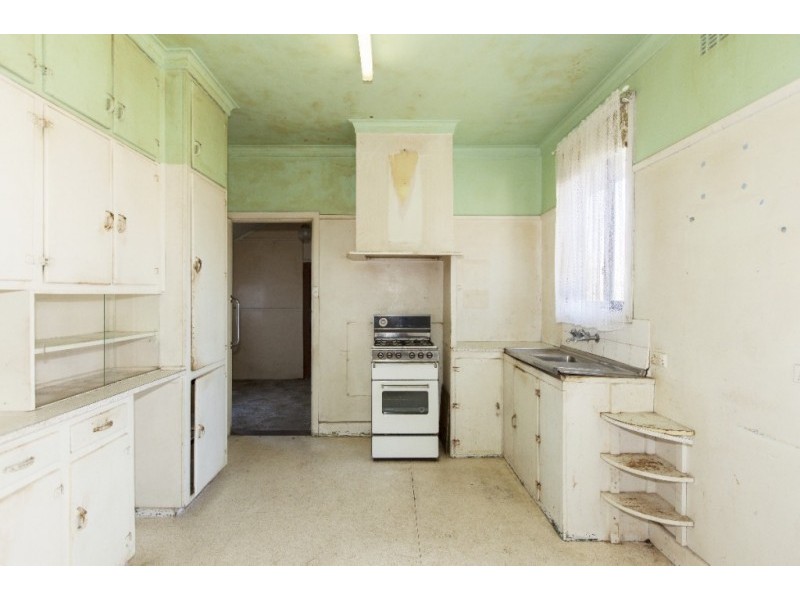 18 Bonnin Avenue, Ararat VIC 3377