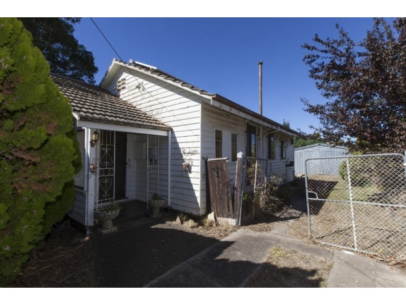 18 Bonnin Avenue, Ararat VIC 3377