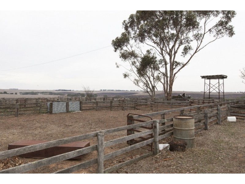 122 Cemetery Road & Glenelg Highway, Wickliffe VIC 3379