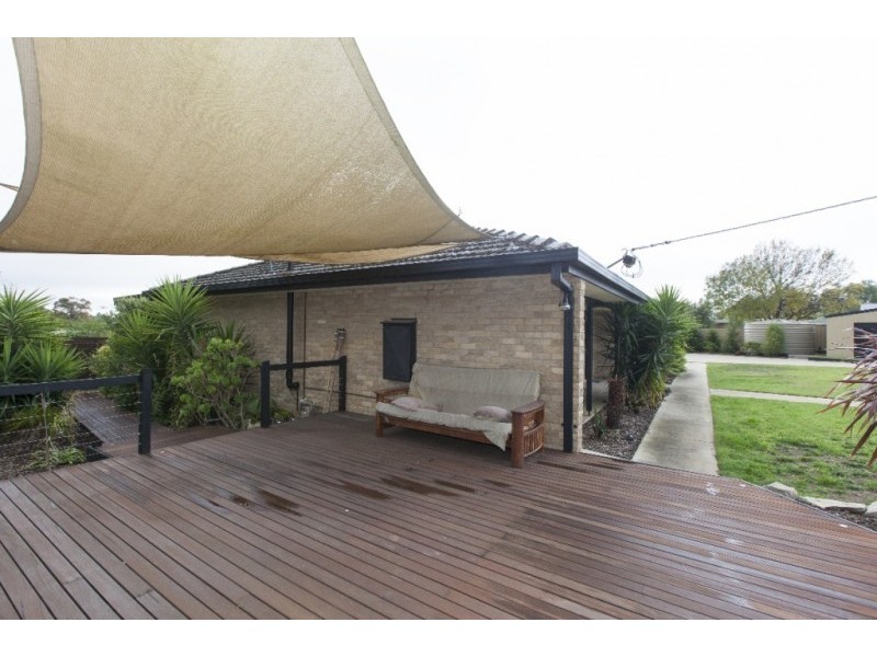 17 Kneebone Street, Ararat VIC 3377