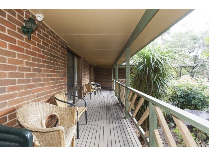 8 High Road, Halls Gap VIC 3381