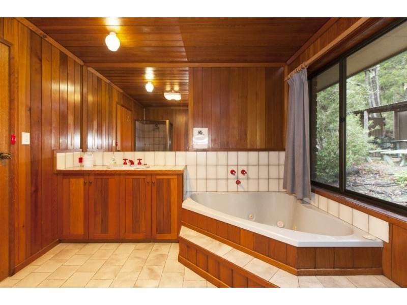 8 High Road, Halls Gap VIC 3381
