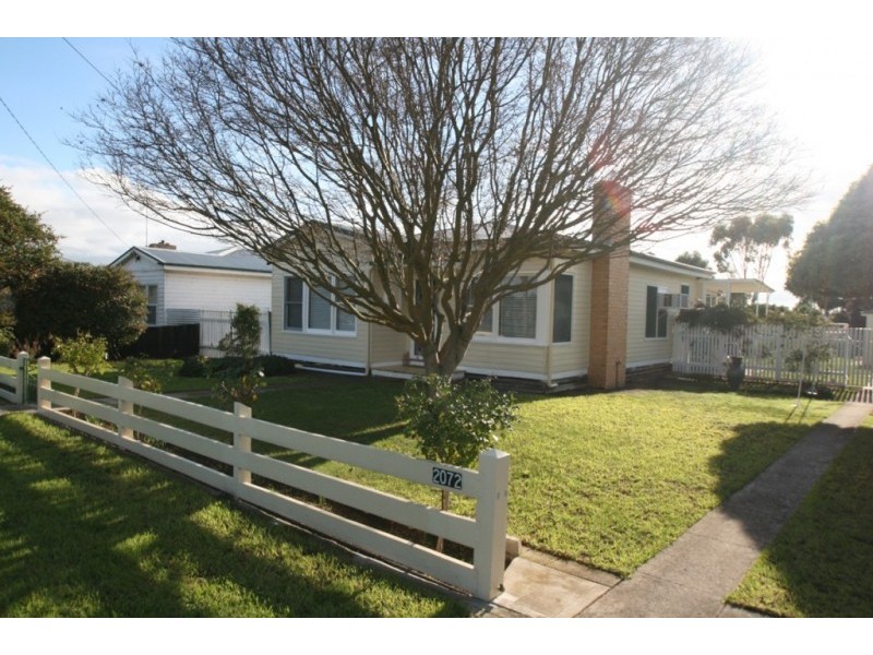 2072 Glenelg Highway, Lake Bolac VIC 3351