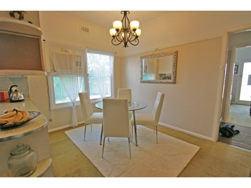 2072 Glenelg Highway, Lake Bolac VIC 3351