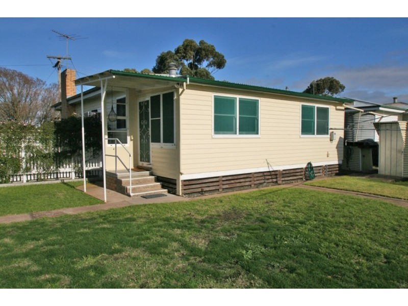 2072 Glenelg Highway, Lake Bolac VIC 3351