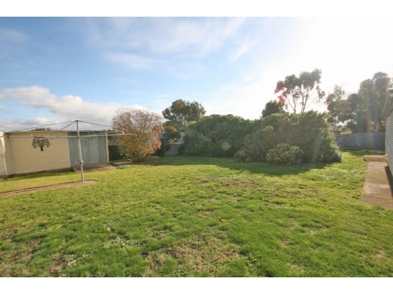 2072 Glenelg Highway, Lake Bolac VIC 3351