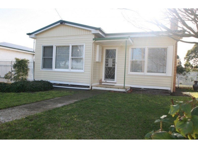 2072 Glenelg Highway, Lake Bolac VIC 3351