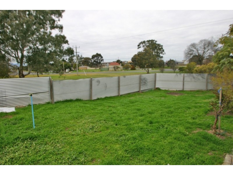 64 Queen Street, Ararat VIC 3377