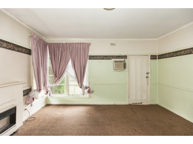 24 Montgomery Street, Ararat VIC 3377