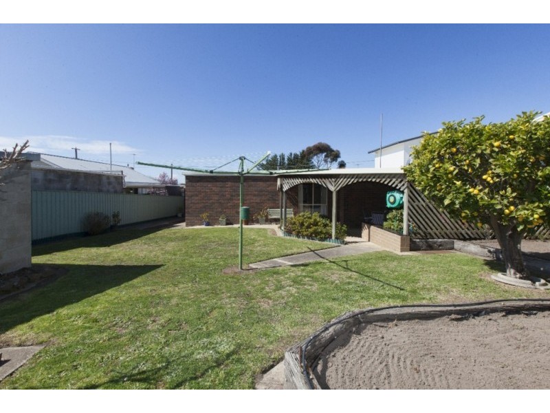 20 Queen Street South, Ararat VIC 3377