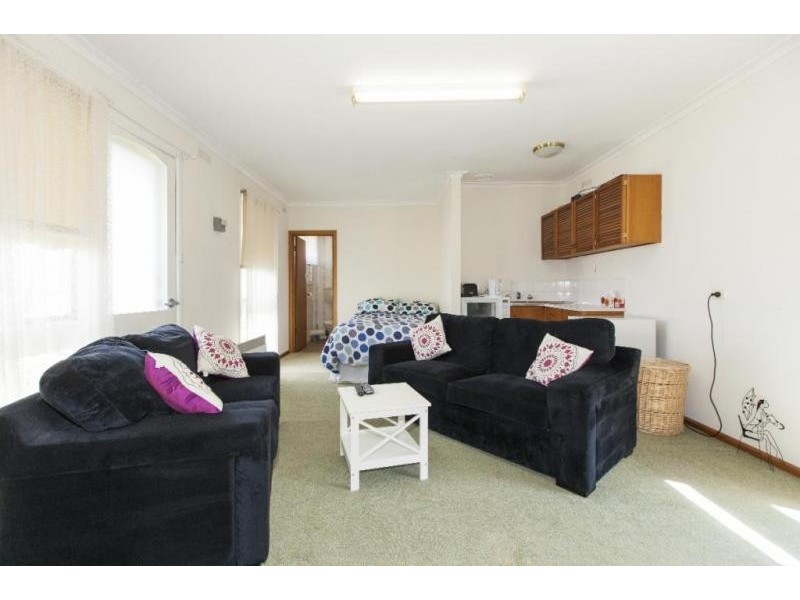 17 High Street West, Ararat VIC 3377