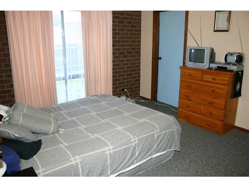 8 Kneebone Street, Ararat VIC 3377