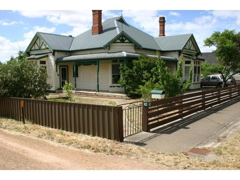42 Albert Street, Ararat VIC 3377