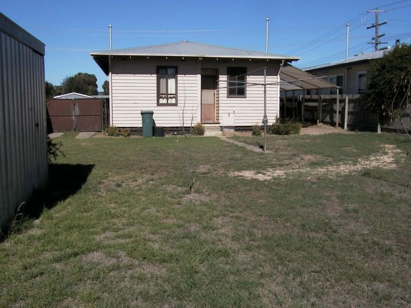 64 Smith Street, Ararat VIC 3377