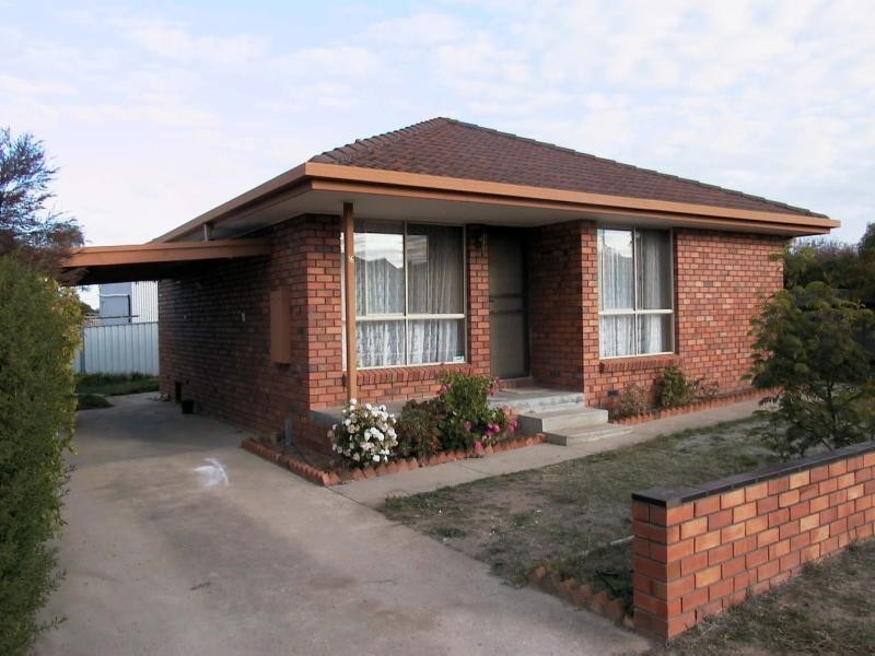 16 Temple Street, Ararat VIC 3377