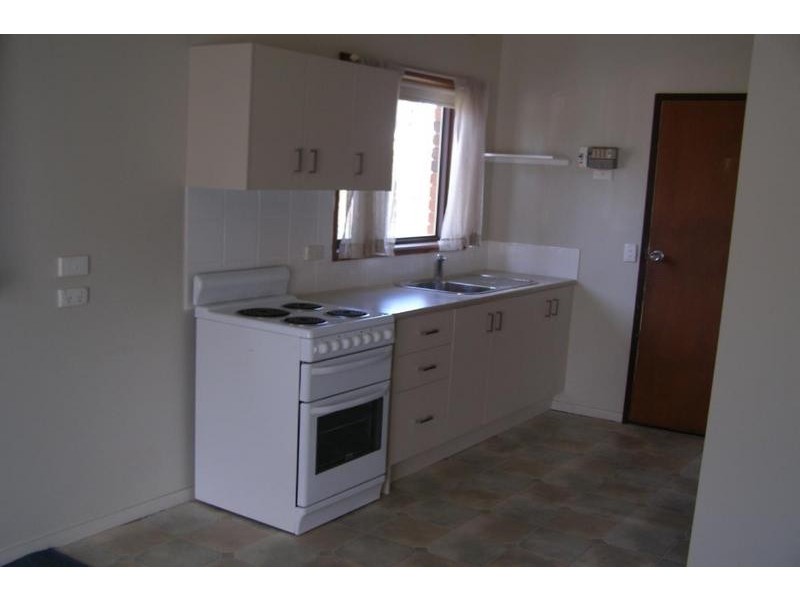 8/42 Carey Street, Ararat VIC 3377