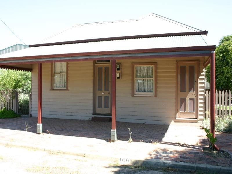 106 Main Street, Great Western VIC 3377