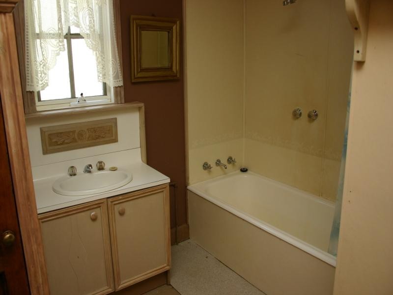 106 Main Street, Great Western VIC 3377