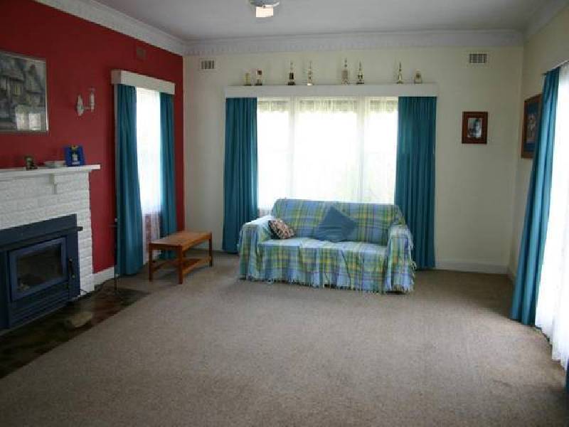 58 High Street, Elmhurst VIC 3469